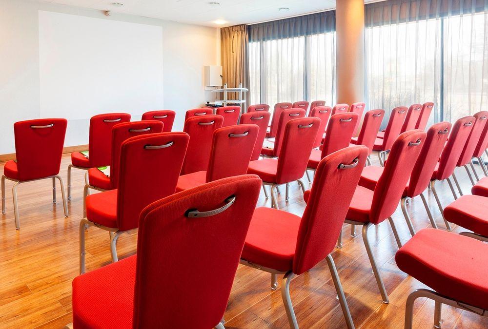 Отель Courtyard By Marriott Toulouse Airport Экстерьер фото