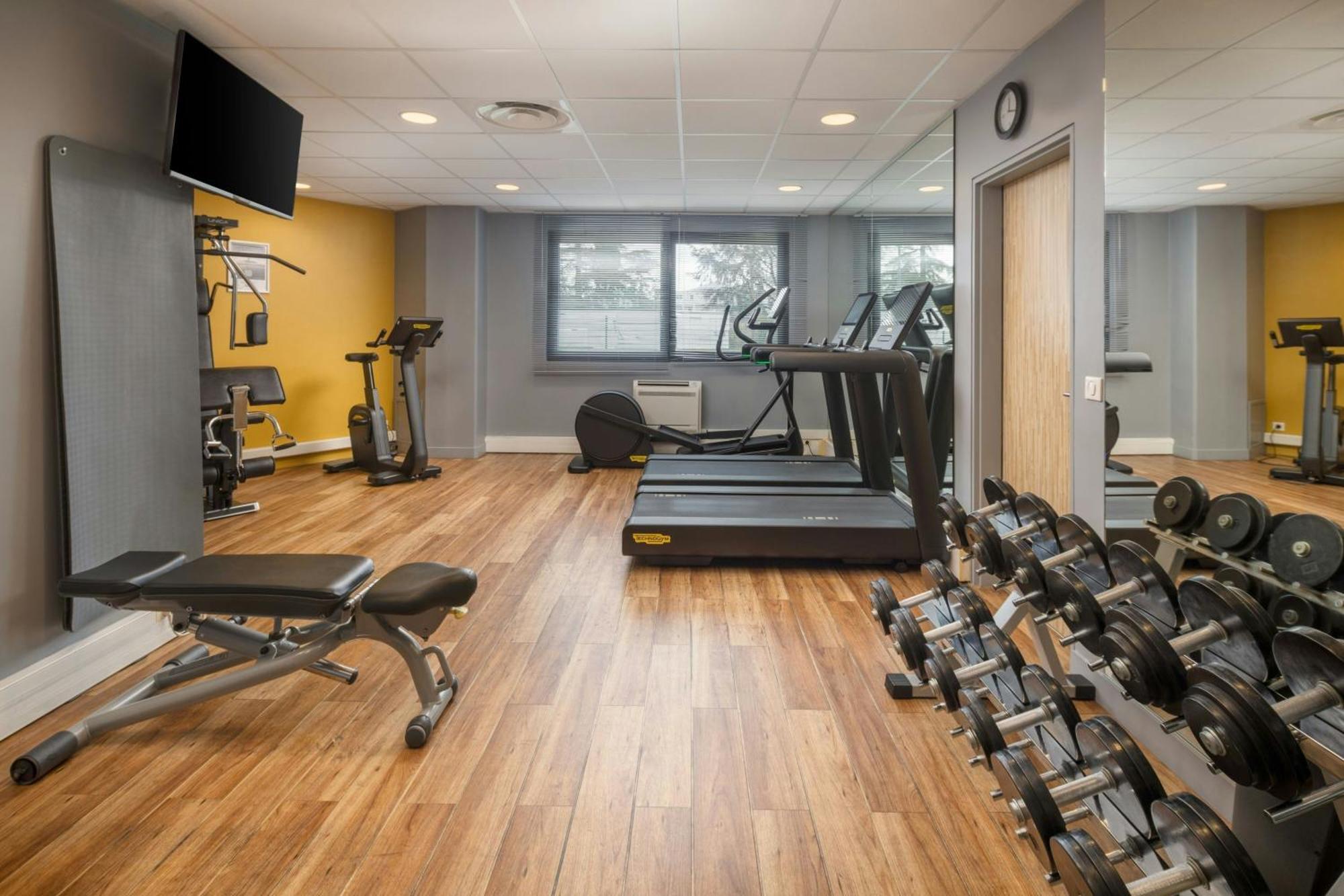 Отель Courtyard By Marriott Toulouse Airport Экстерьер фото